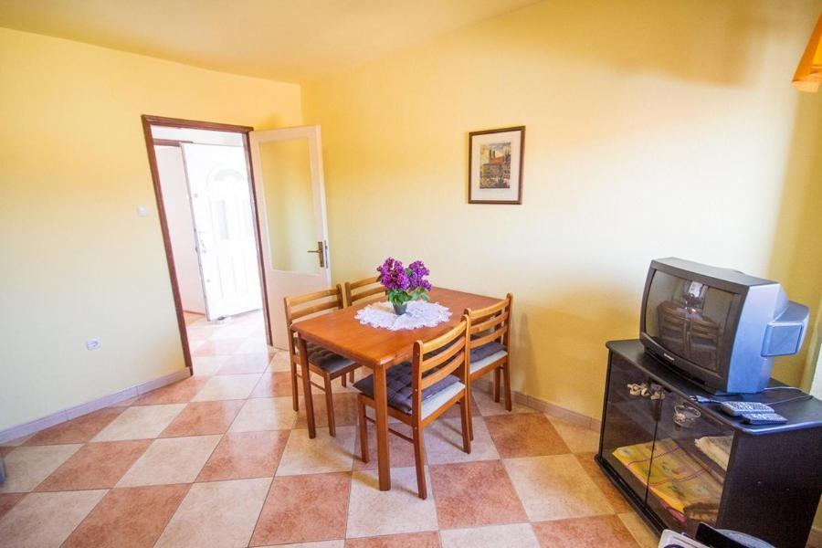 Apartment Bencic Karigador Dış mekan fotoğraf